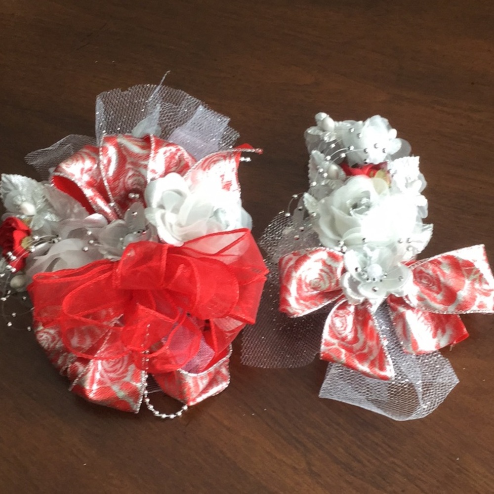 Corsage and Boutonniere Set